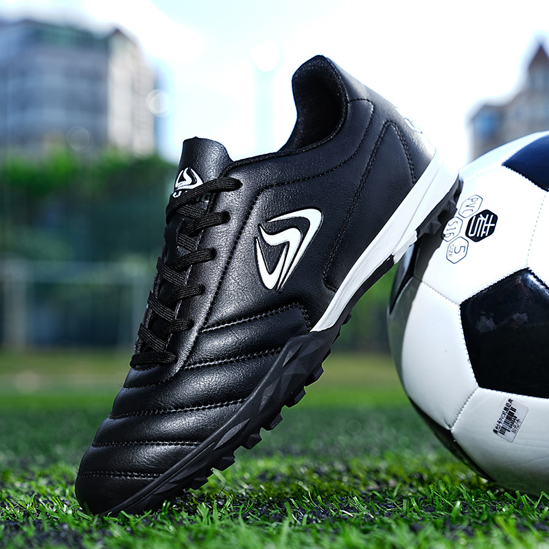 Nieuwe voetbalschoenen voor he - Outdoor Sport Court recensie en prijs